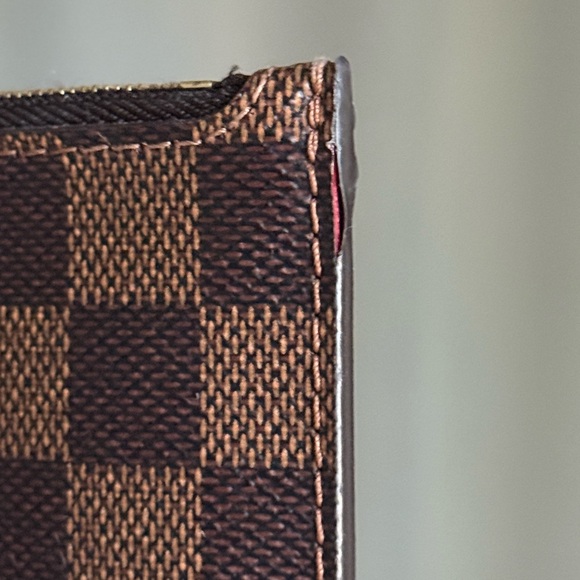 Louis Vuitton Neverfull MM Pouch Damier Ebene Brown Checkered Wristlet - Picture 9 of 16